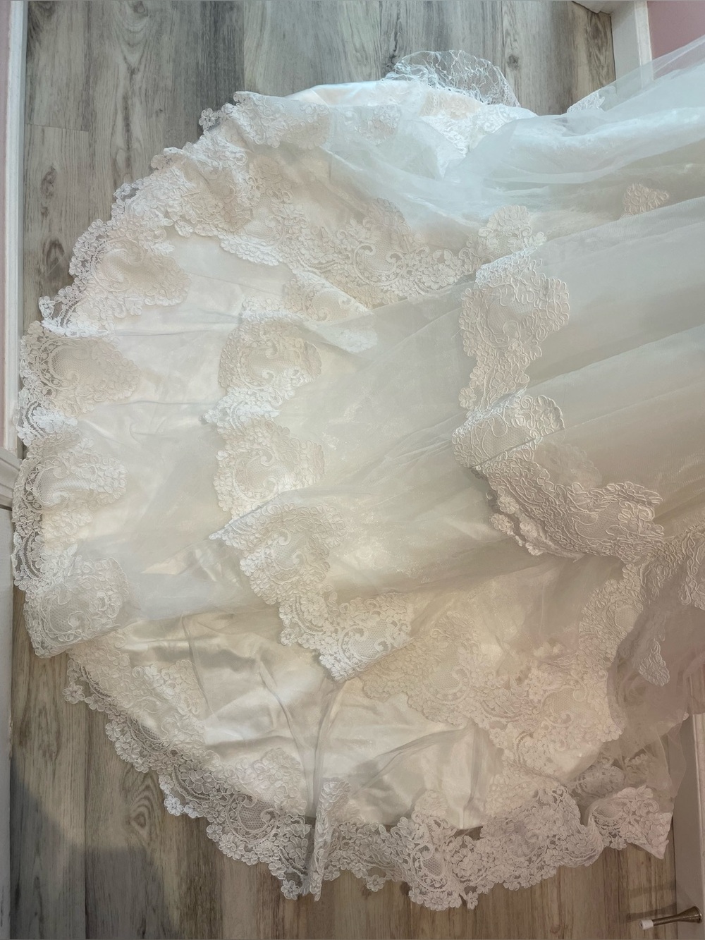 COCOMELODY Mermaid Victorian Lace Wedding Gown with Train 10 - Picture 11 of 14